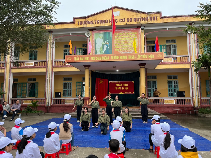 Sôi nổi Ngày hội “Tiến bước lên Đoàn” Liên đội trường THCS Quỳnh Hội