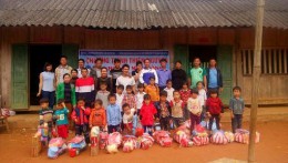 Đoàn xã Quỳnh Hội (Quỳnh Phụ) tổ chức chương trình tặng quà mùa đông cho các em học sinh vùng cao tại Lào Cai, đợt II năm 2016.