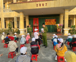Liên đội TH&THCS Quỳnh Minh tuyên truyền Luật số 14, Nghị định 137/2020/NĐ-CP