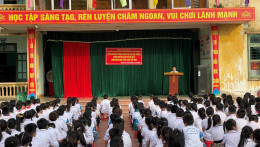 Đoàn Thanh niên thị trấn Quỳnh Côi hưởng ứng Ngày Pháp luật Việt Nam