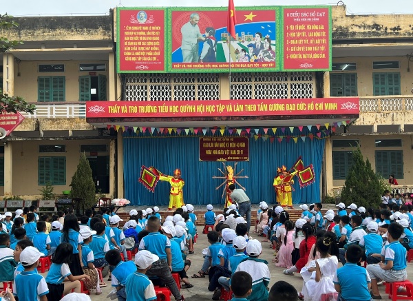 Tiểu học Quỳnh Hội kỷ niệm 40 năm ngày nhà giáo Việt Nam