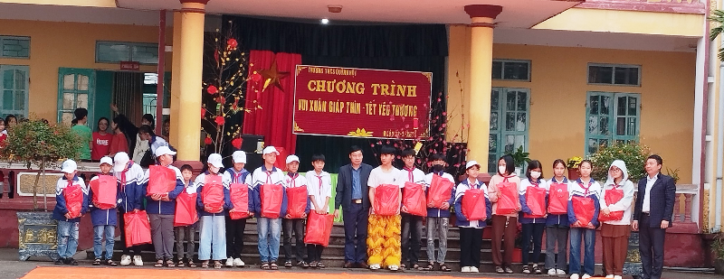 Liên đội trường THCS Quỳnh Hội tổ chức Chương trình:" Vui xuân Giáp Thìn – Tết yêu thương " đón Tết Nguyên Đán Giáp Thìn năm 2024